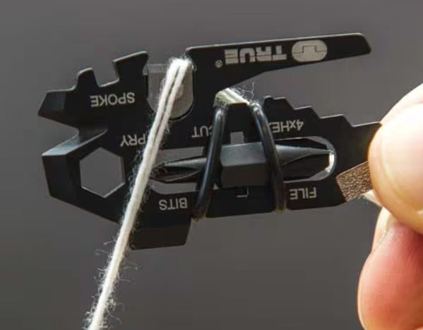 True Utility FishFace multitool compact negru