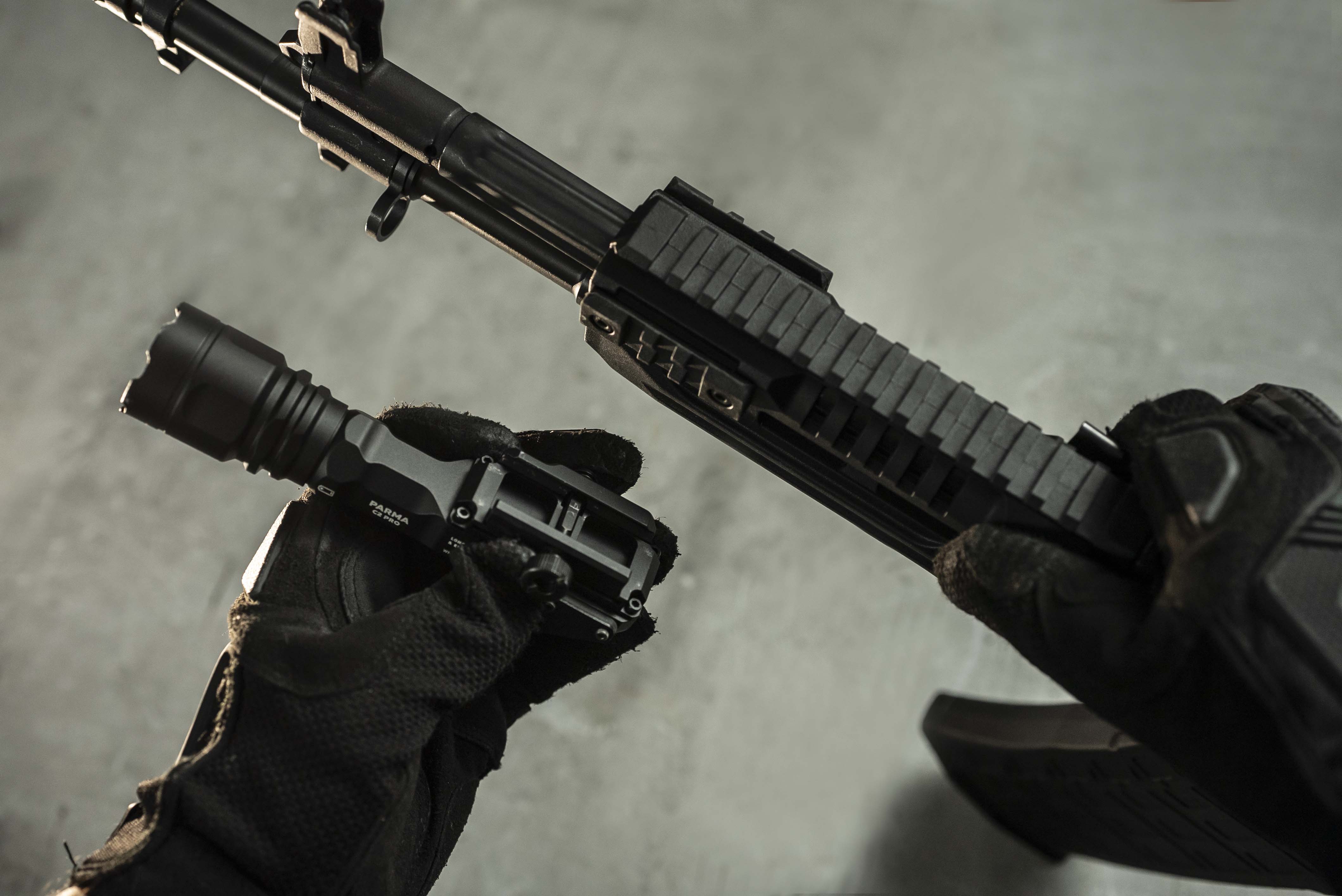 Armytek Parma C2 Pro cu întrerupător la distanță