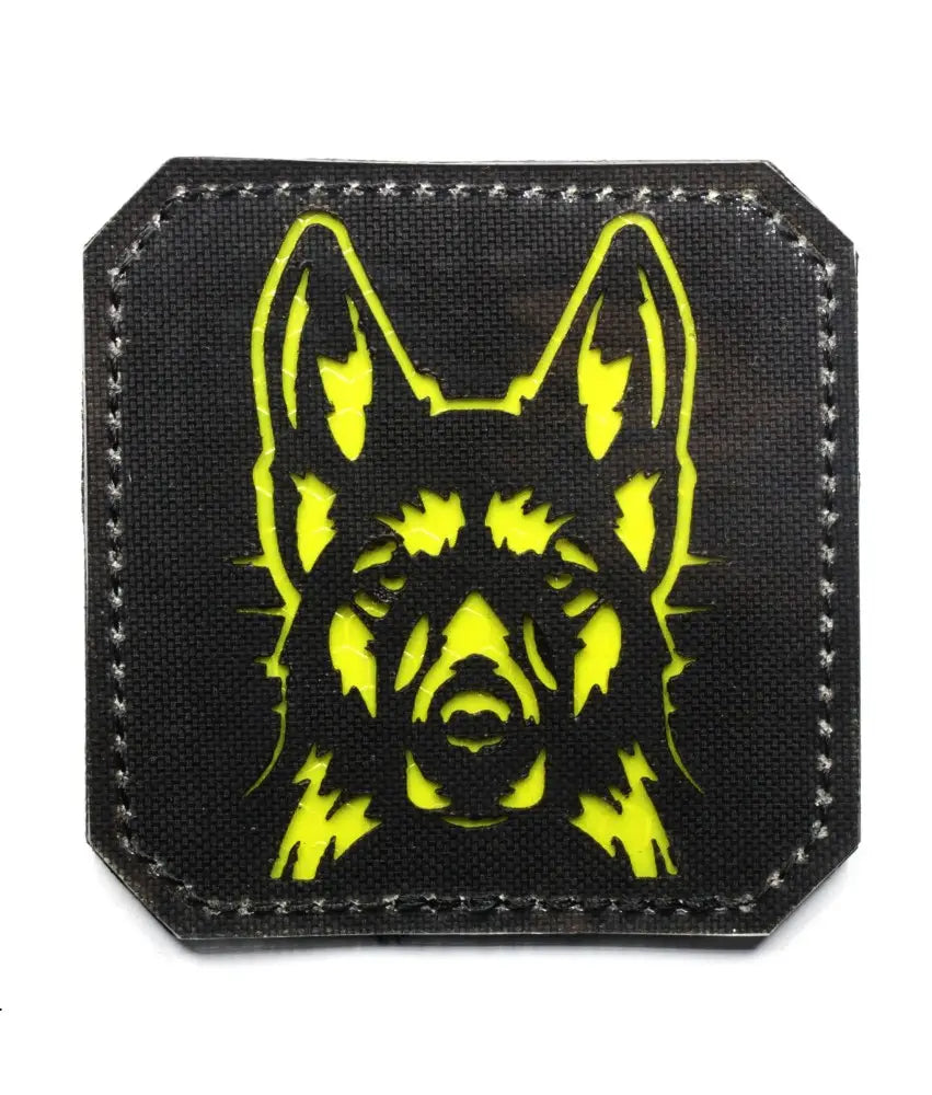 Patch K9 reflectorizant galben cu câine ciobănesc